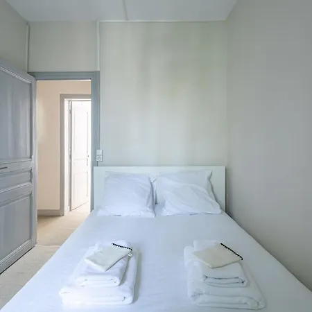 Appartement Ivry Apartment *